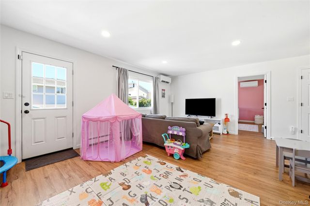 2569 Seminole Avenue, Seaford, NY 11783