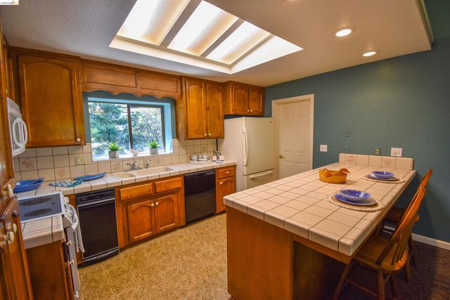 14717 Deon Dr, Sonora, CA 95370