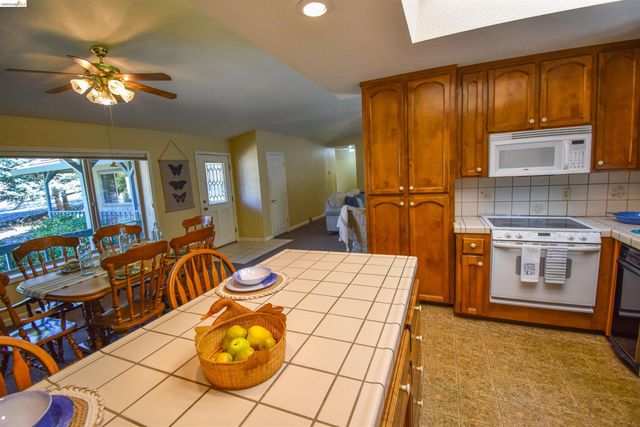 14717 Deon Dr, Sonora, CA 95370