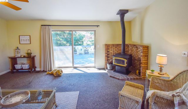 14717 Deon Dr, Sonora, CA 95370