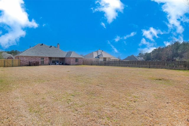 9886 Freedoms Way, Keithville, LA 71047