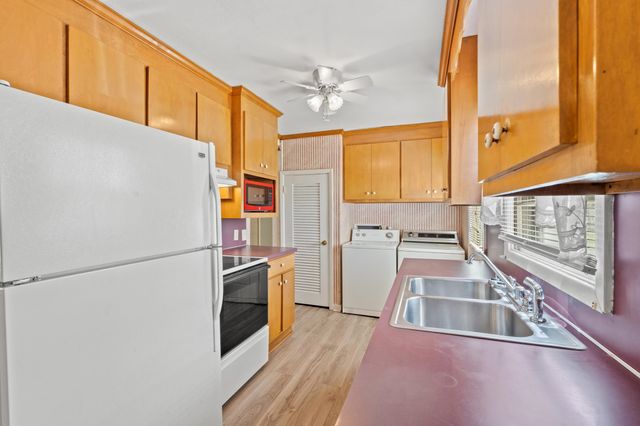 1623 Sherwood Dr., Conway, SC 29526