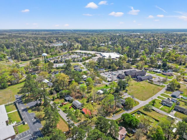 1623 Sherwood Dr., Conway, SC 29526
