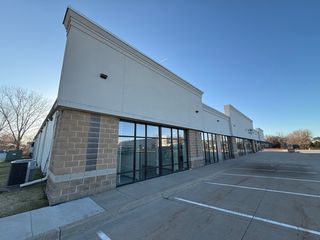 2660 E 53RD Street 1, Davenport, IA 52807