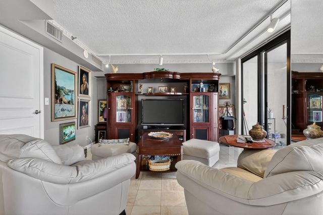 1900 Consulate Place 1705, West Palm Beach, FL 33401
