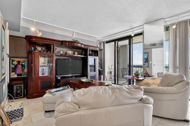 1900 Consulate Place 1705, West Palm Beach, FL 33401