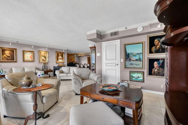 1900 Consulate Place 1705, West Palm Beach, FL 33401