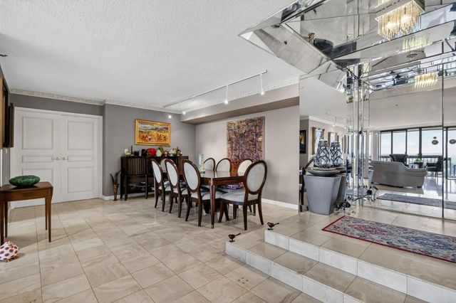 1900 Consulate Place 1705, West Palm Beach, FL 33401