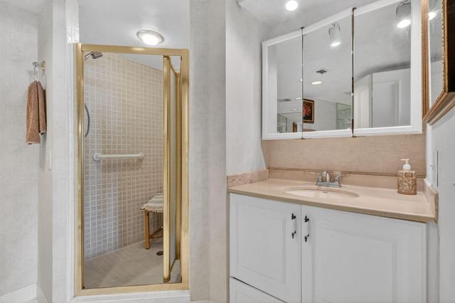 1900 Consulate Place 1705, West Palm Beach, FL 33401
