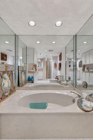1900 Consulate Place 1705, West Palm Beach, FL 33401