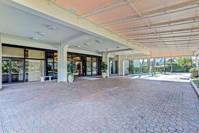 1900 Consulate Place 1705, West Palm Beach, FL 33401