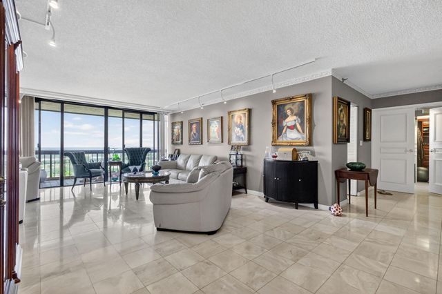 1900 Consulate Place 1705, West Palm Beach, FL 33401