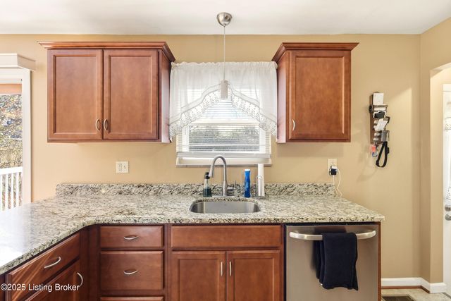 8808 Michael Edward Dr, Louisville, KY 40291