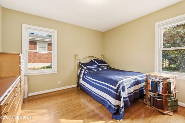 8808 Michael Edward Dr, Louisville, KY 40291