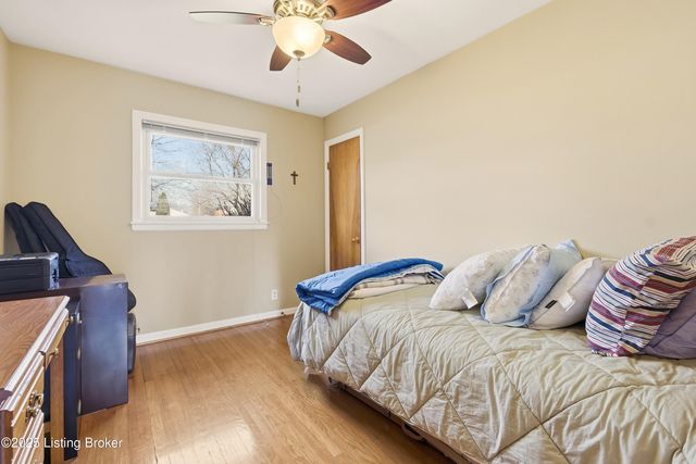 8808 Michael Edward Dr, Louisville, KY 40291