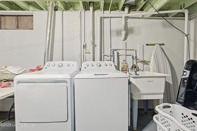 8808 Michael Edward Dr, Louisville, KY 40291