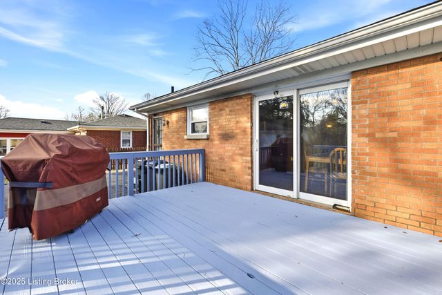 8808 Michael Edward Dr, Louisville, KY 40291