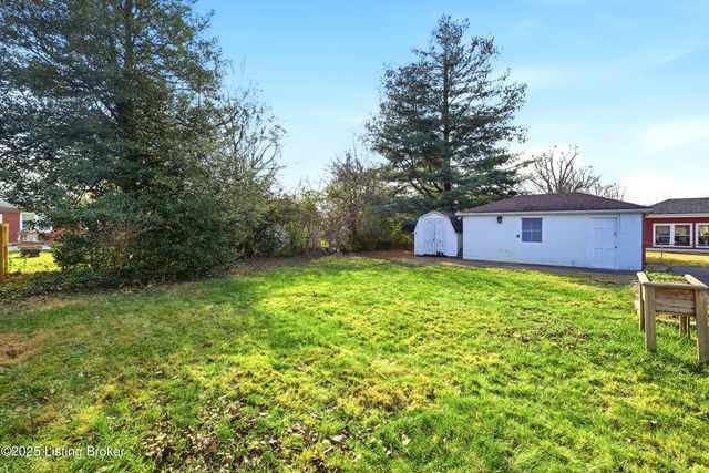 8808 Michael Edward Dr, Louisville, KY 40291