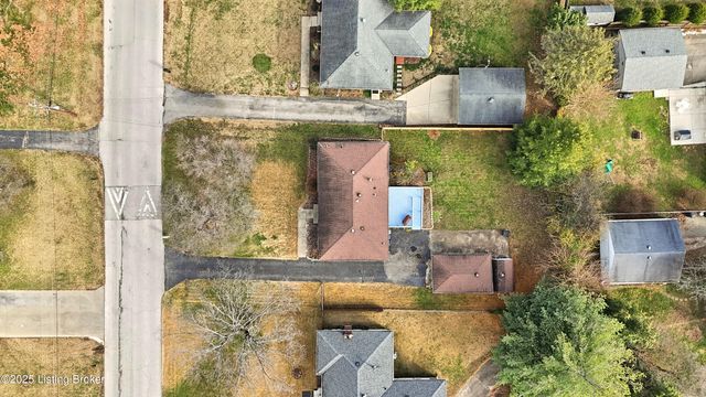 8808 Michael Edward Dr, Louisville, KY 40291