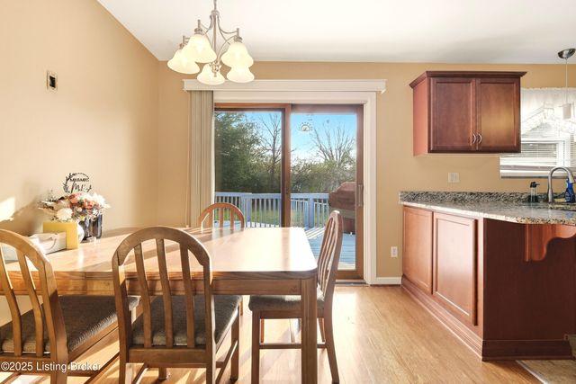 8808 Michael Edward Dr, Louisville, KY 40291