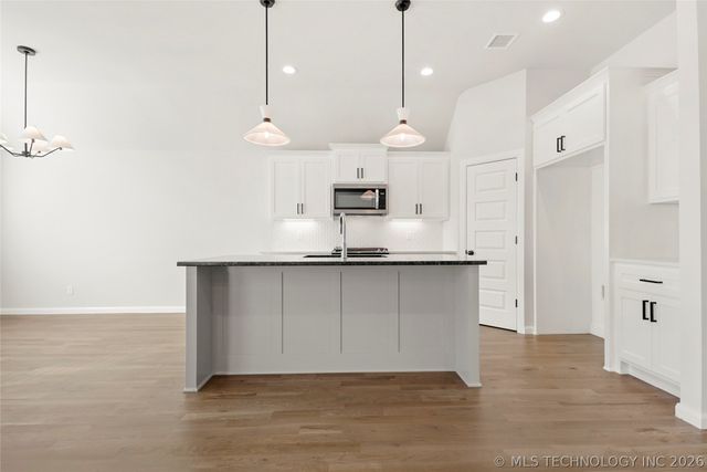 1203 N Elder Avenue, Broken Arrow, OK 74012