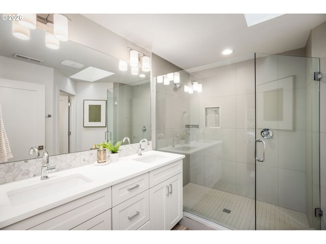 4222 N KERBY Ave, Portland, OR 97217