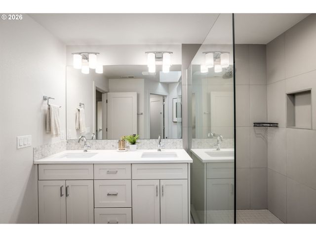 4222 N KERBY Ave, Portland, OR 97217
