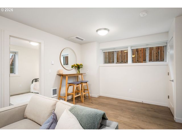 4222 N KERBY Ave, Portland, OR 97217