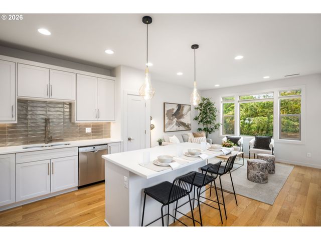 4222 N KERBY Ave, Portland, OR 97217