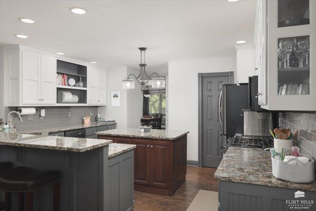 207 Ruth's Lane, Wamego, KS 66547