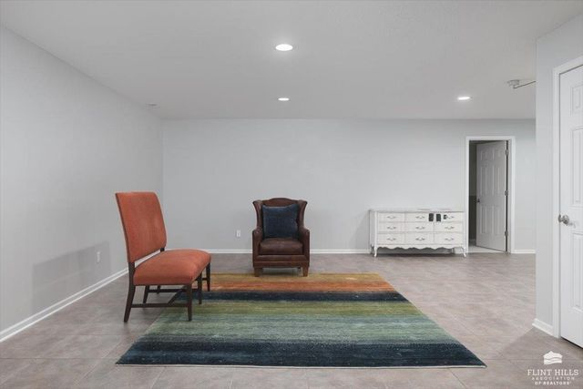 207 Ruth's Lane, Wamego, KS 66547