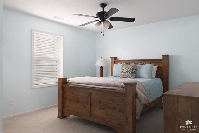 207 Ruth's Lane, Wamego, KS 66547