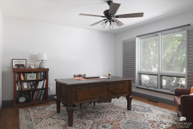 207 Ruth's Lane, Wamego, KS 66547