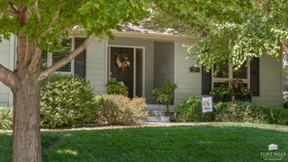 207 Ruth's Lane, Wamego, KS 66547