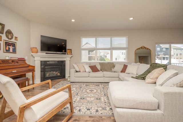 1716 Rainier Drive, Shakopee, MN 55379