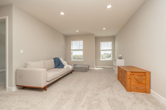 1716 Rainier Drive, Shakopee, MN 55379