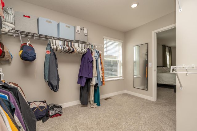 1716 Rainier Drive, Shakopee, MN 55379