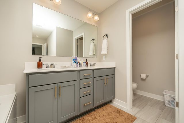 1716 Rainier Drive, Shakopee, MN 55379