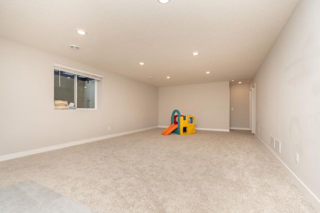 1716 Rainier Drive, Shakopee, MN 55379