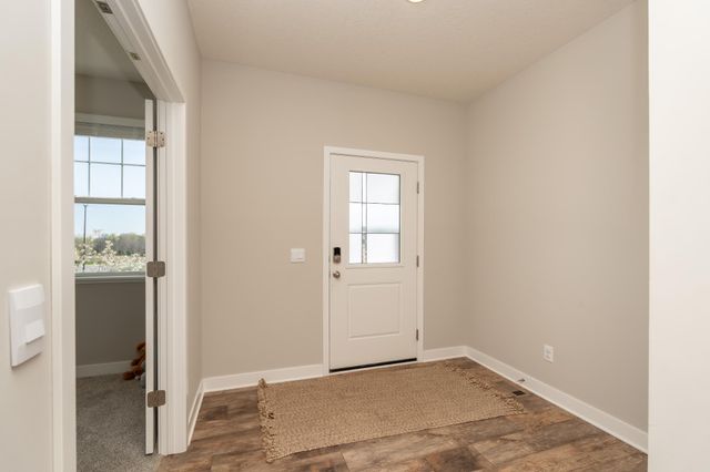 1716 Rainier Drive, Shakopee, MN 55379