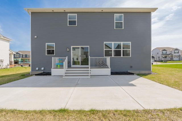 1716 Rainier Drive, Shakopee, MN 55379