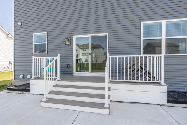 1716 Rainier Drive, Shakopee, MN 55379