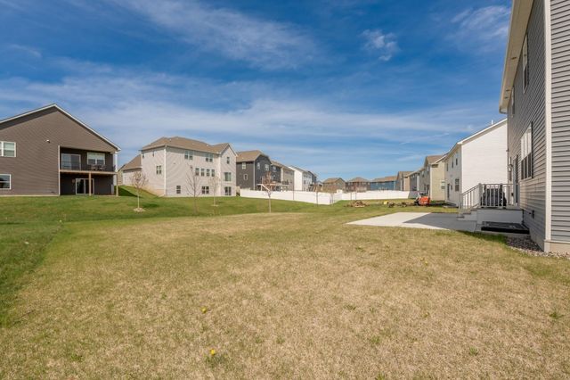 1716 Rainier Drive, Shakopee, MN 55379