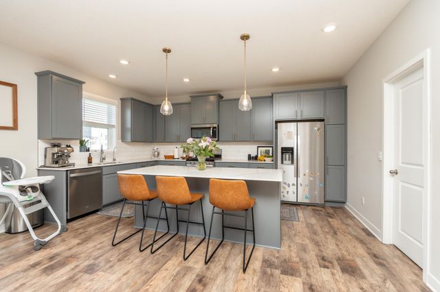 1716 Rainier Drive, Shakopee, MN 55379