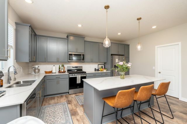 1716 Rainier Drive, Shakopee, MN 55379