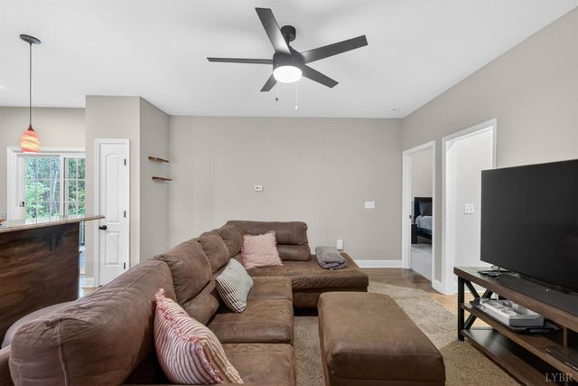 1198 Crest Ridge Drive, Bedford, VA 24523
