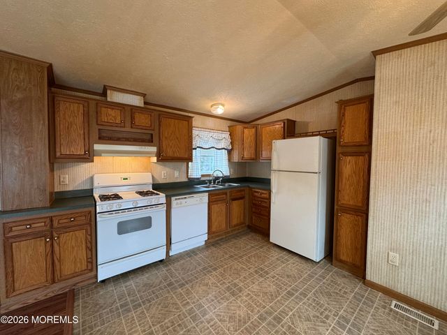 1881 W Route 37 264, Toms River, NJ 08757