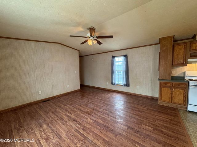 1881 W Route 37 264, Toms River, NJ 08757