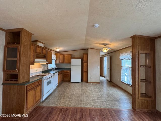 1881 W Route 37 264, Toms River, NJ 08757