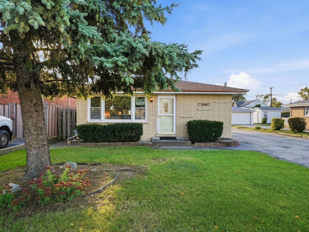 8440 S 77th Avenue, Bridgeview, IL 60455 — exterior